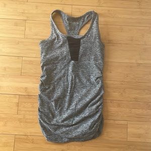 Beyond the bump size small gray and blank tank - great condition!